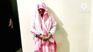 Mumbai milf maid licks and fucking pussy by house owner Video