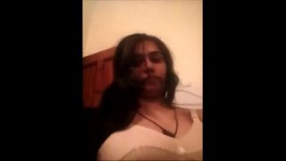U.P. Hot GIrl Aisha Ke Perfect Boobs, Masturbating on Cam Video
